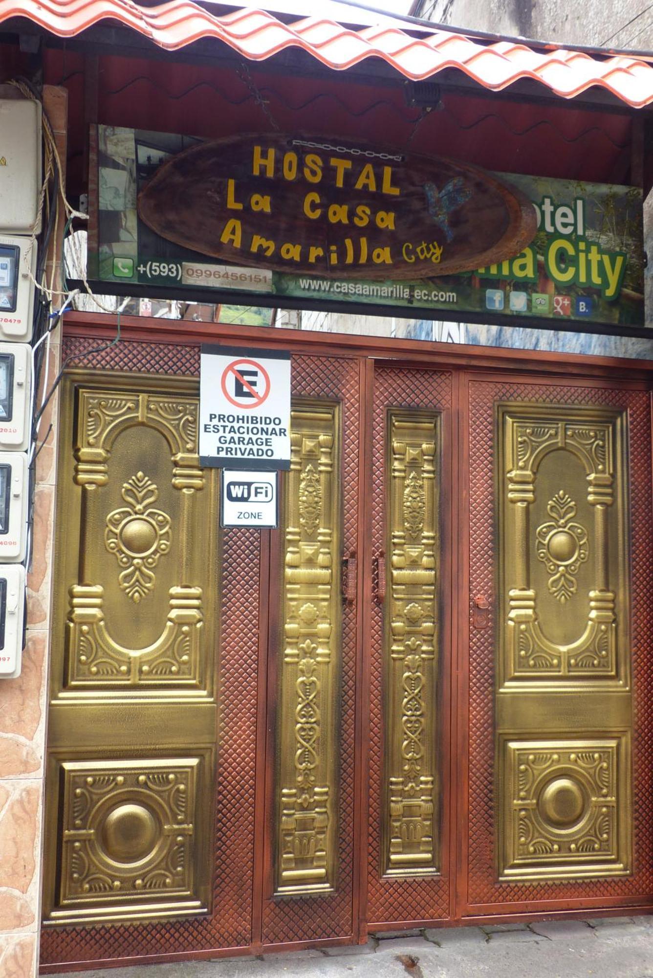 באניוס Hostal La Casa Amarilla City מראה חיצוני תמונה
