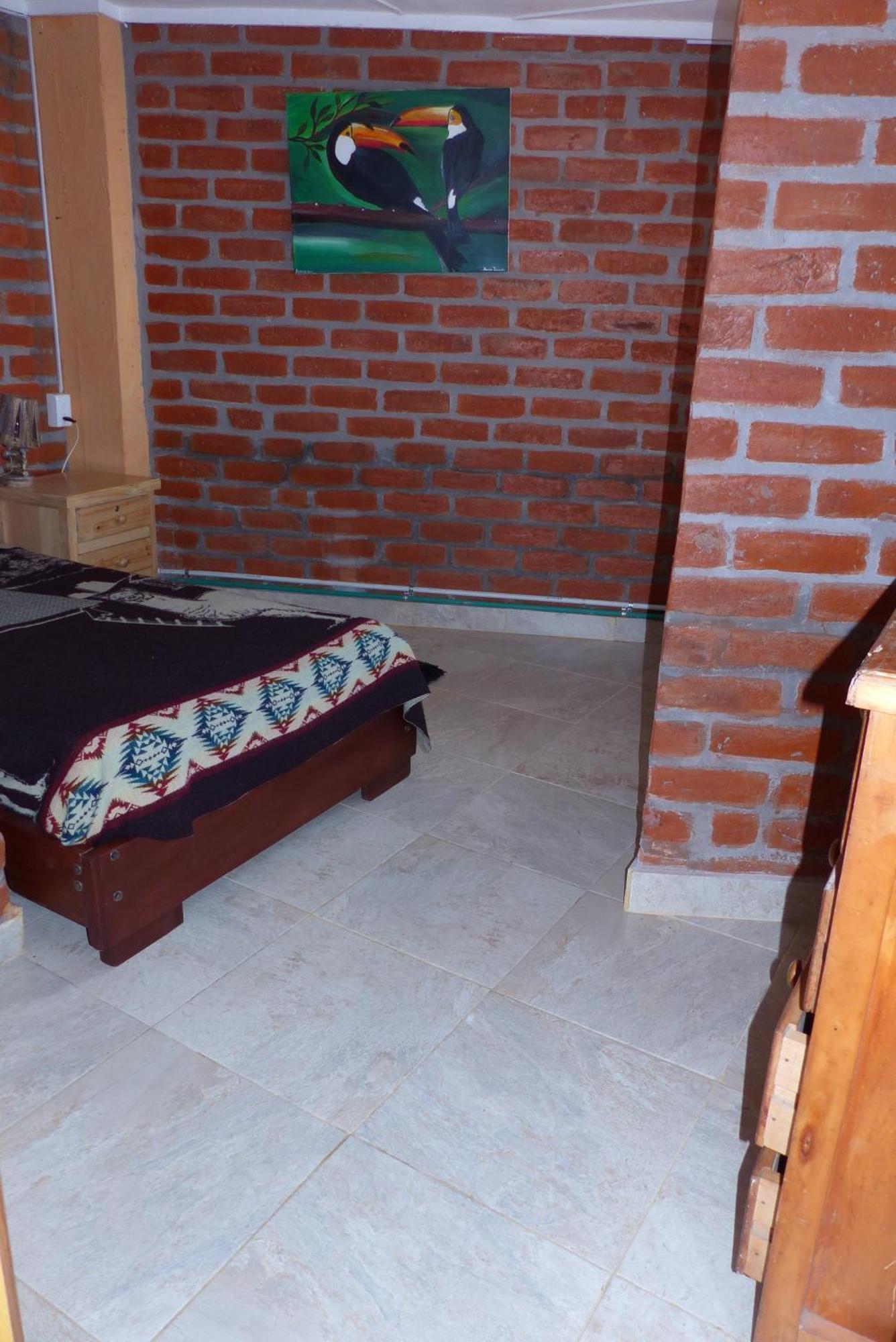 באניוס Hostal La Casa Amarilla City מראה חיצוני תמונה